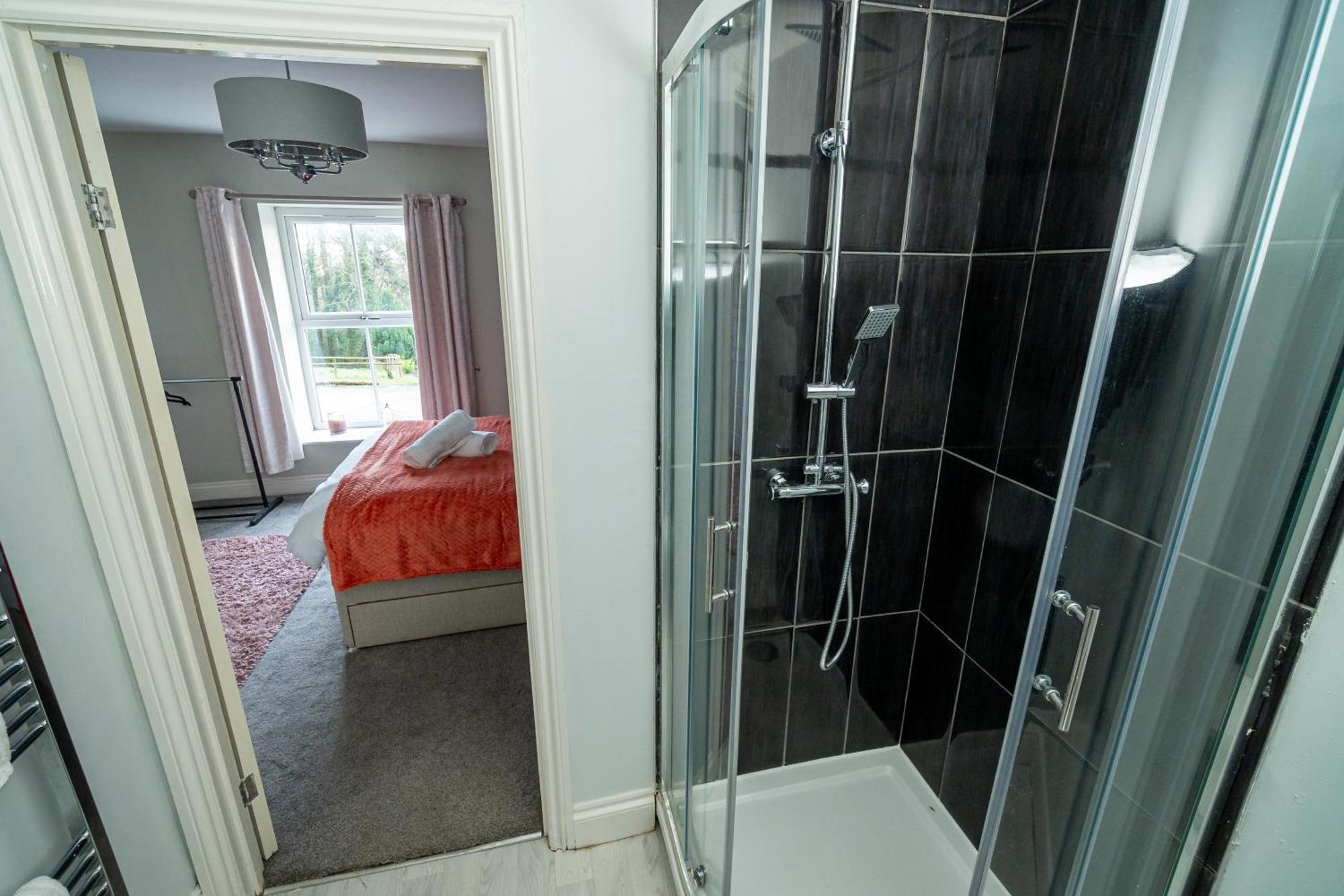 Holiday home -- Huge -- 5-bedroom & Private Gym By Tailored Swansea